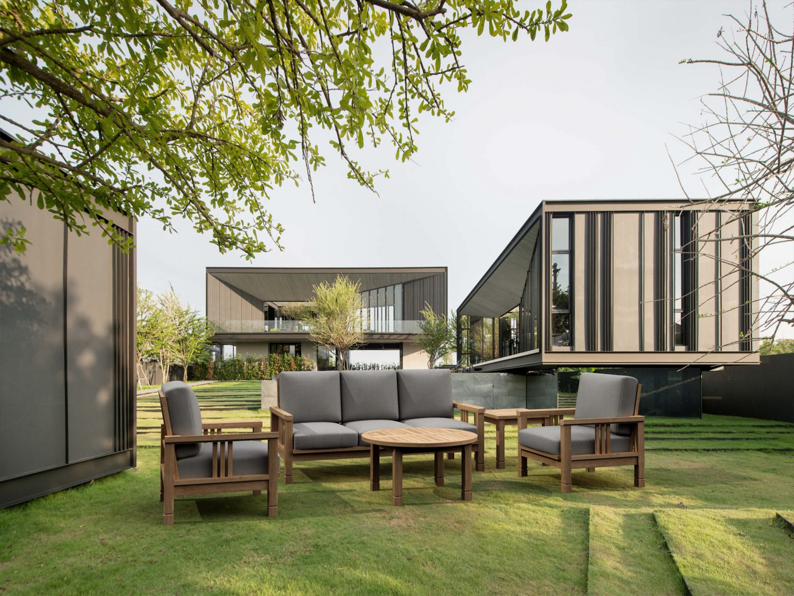 Teak vs. Other Outdoor Furniture Materials: Which Is Truly Worth Your Investment?